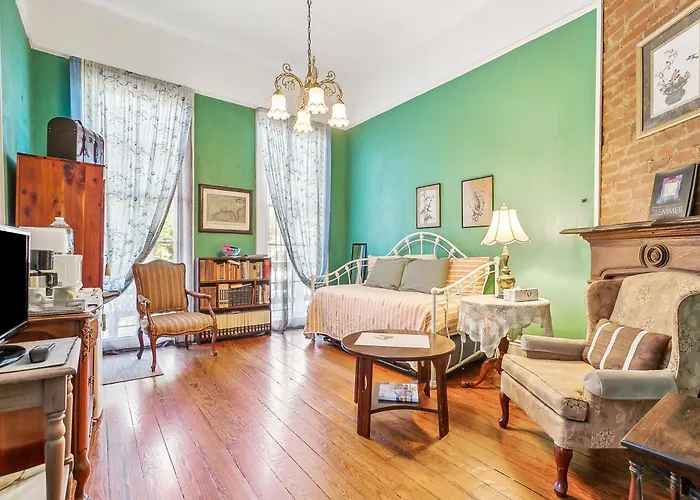Garden District Bed And Breakfast